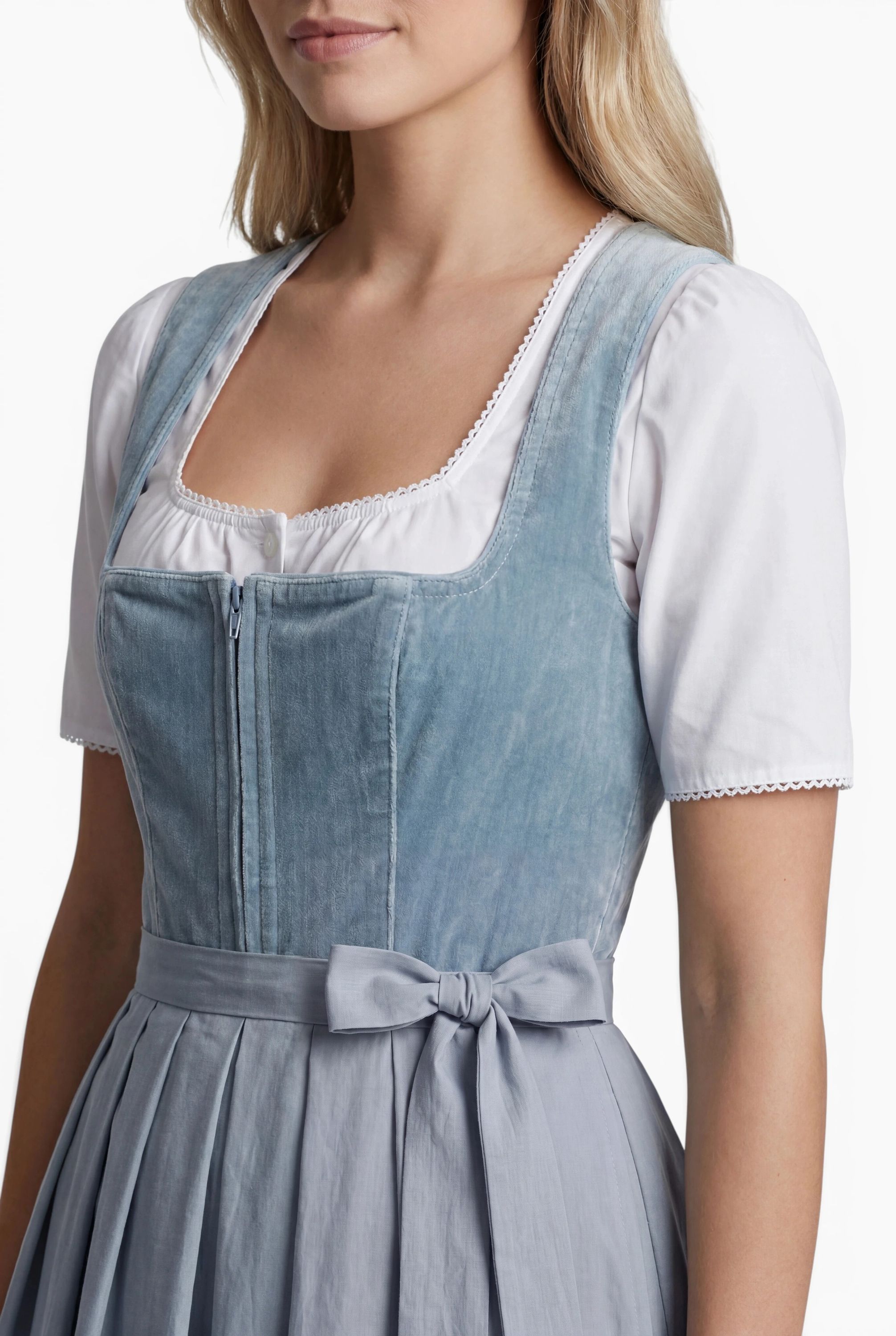 Minidirndl Korinna in Hellblau