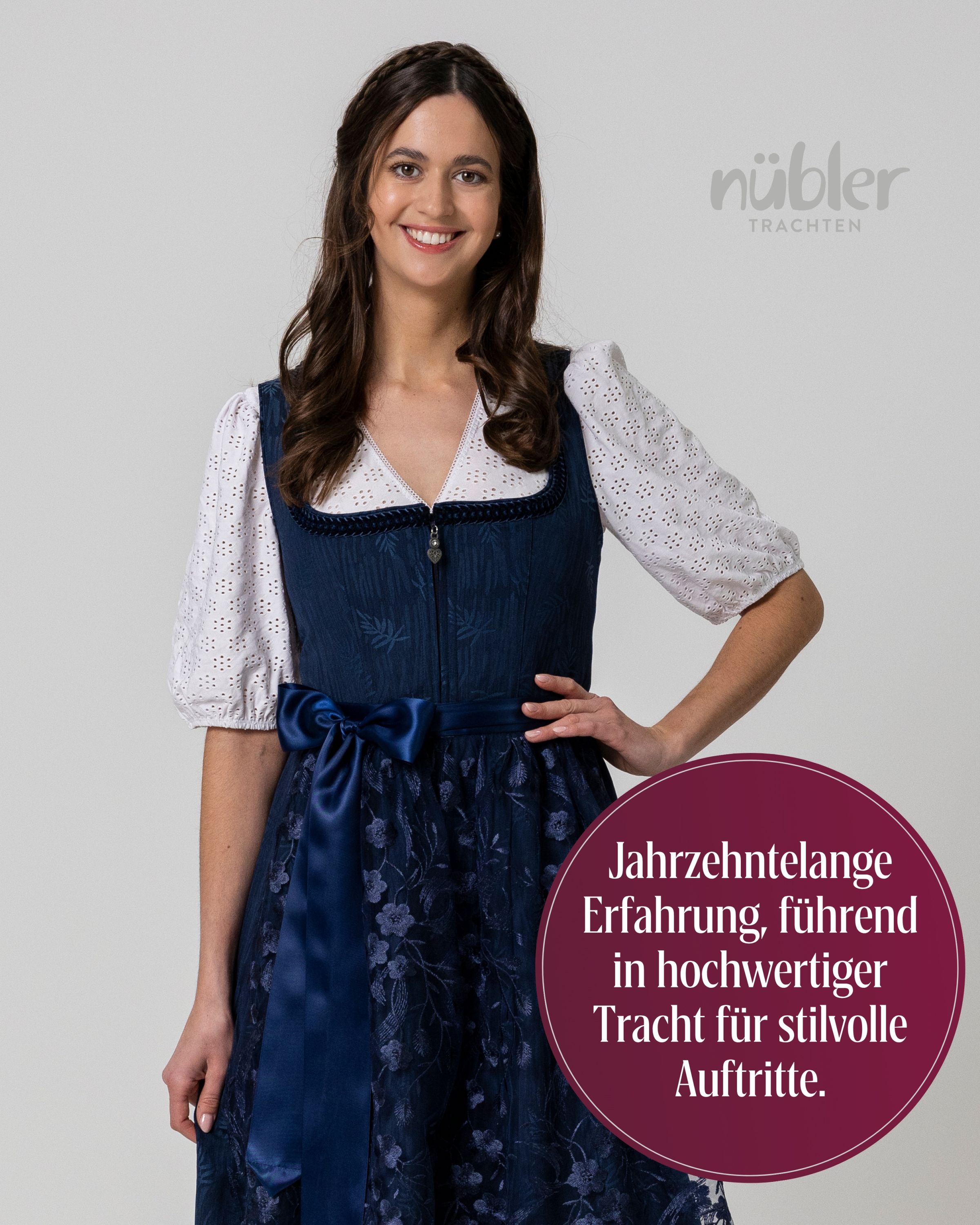 Midi Dirndl Floreta in Nachtblau von Nübler