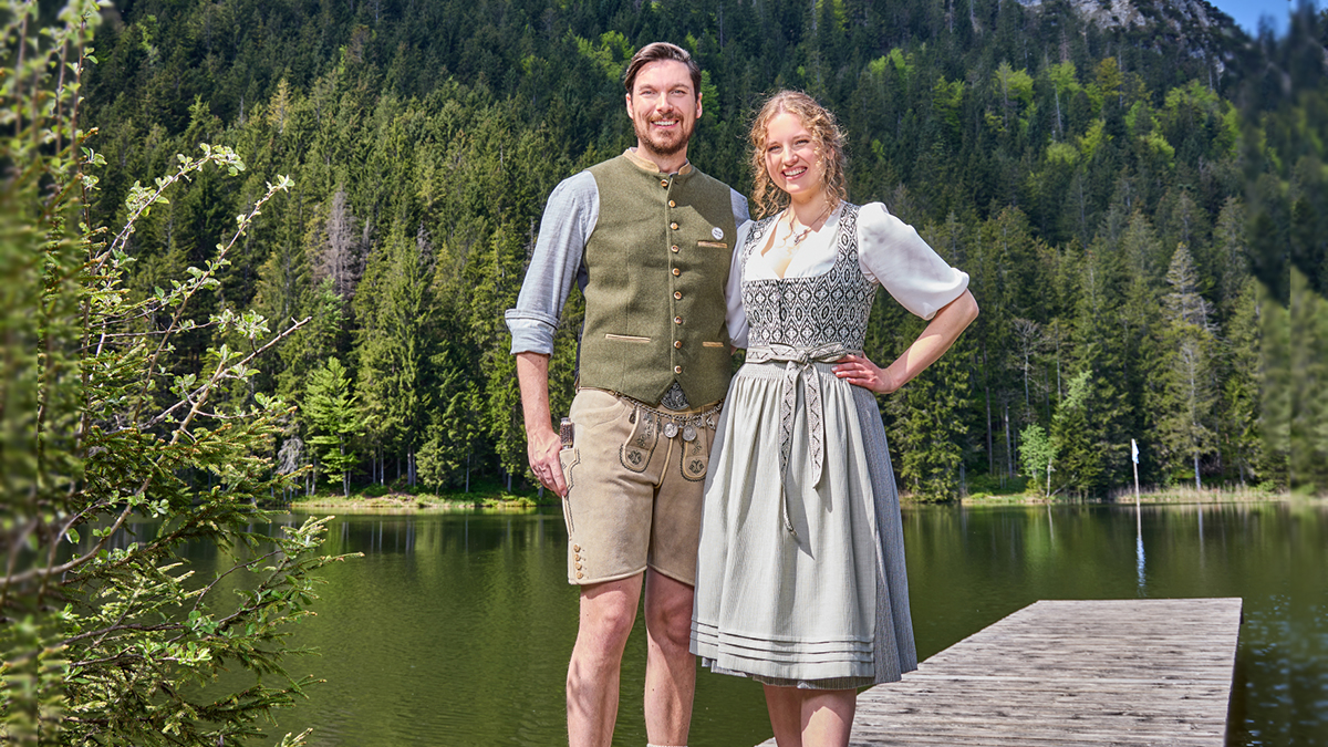 Nübler Dirndl Kollektion 2025 – Kampagnenmotiv