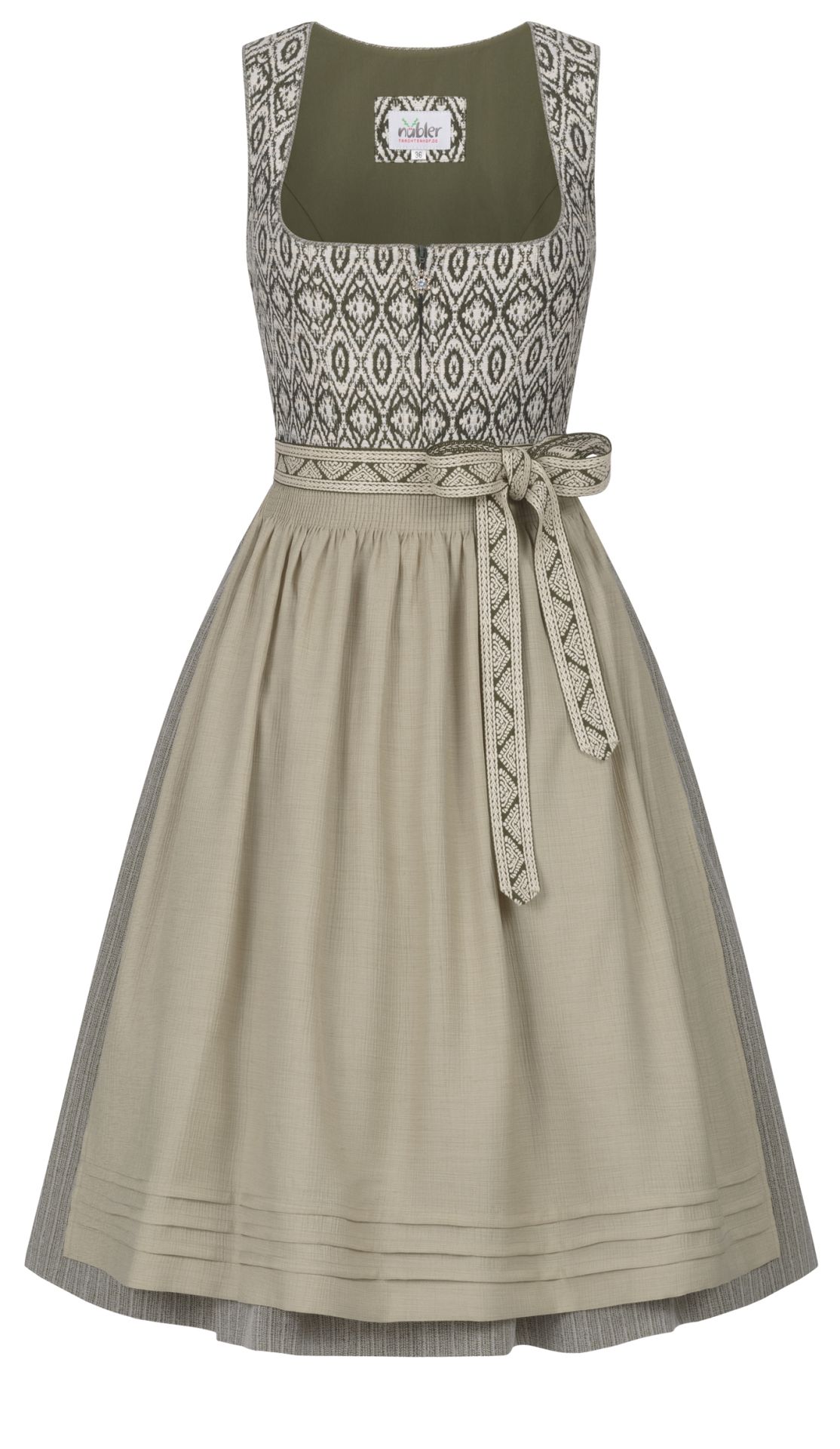 Dirndl in großen Größen - Traditionell und elegant | Trachtenhof Nübler